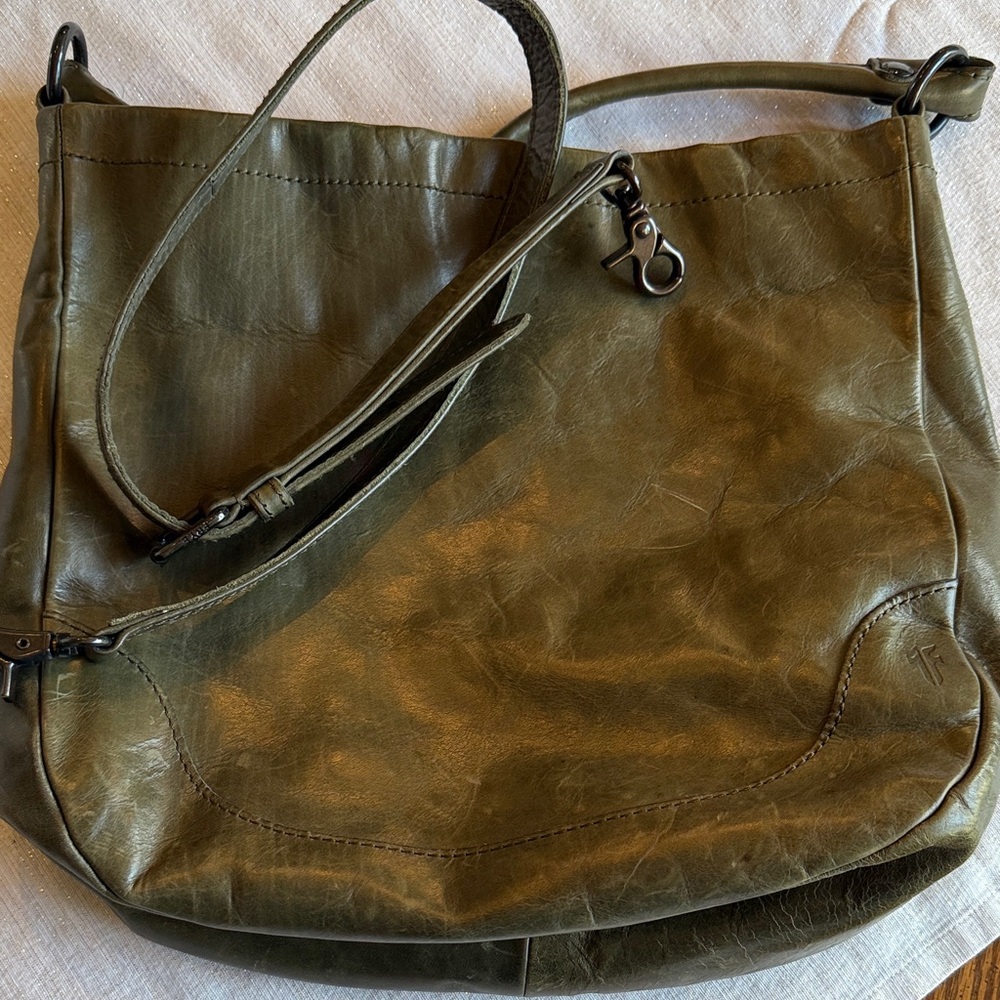 FRYE AND CO. Olive Leather Shoulder Bag
